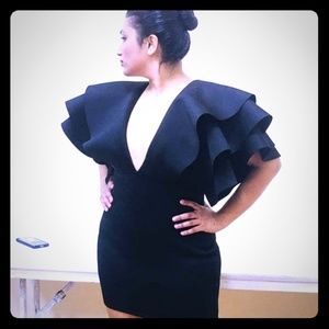 Flutter sleeve dress. Size - Large 😍